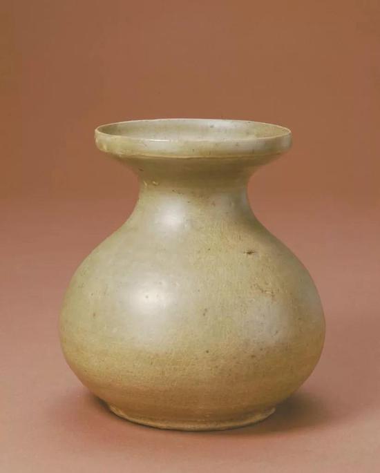 东晋青釉唾壶,现藏北京故宫博物院