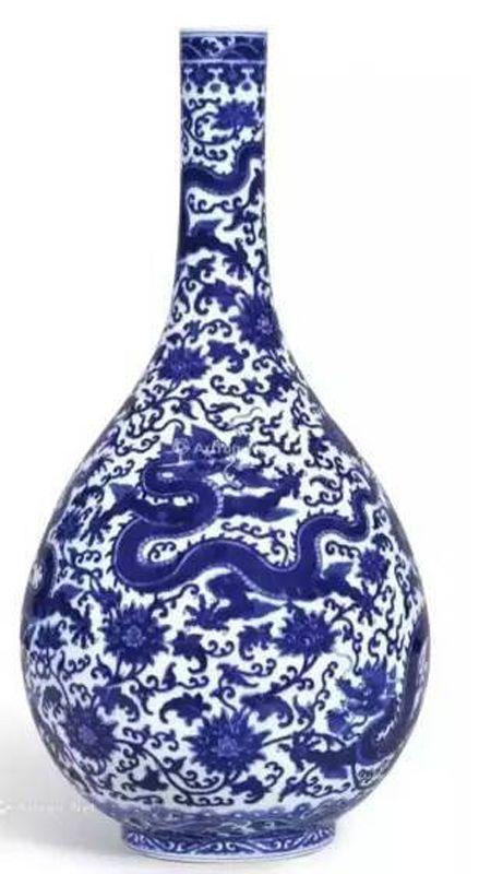 清乾隆 青花穿莲龙纹长颈胆瓶 尺寸 46cm