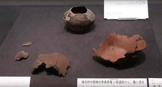 展览第一部分的展品 ©Internet Museum