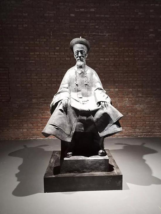 李鹤《张之洞》材质铸铜300cm高 2017