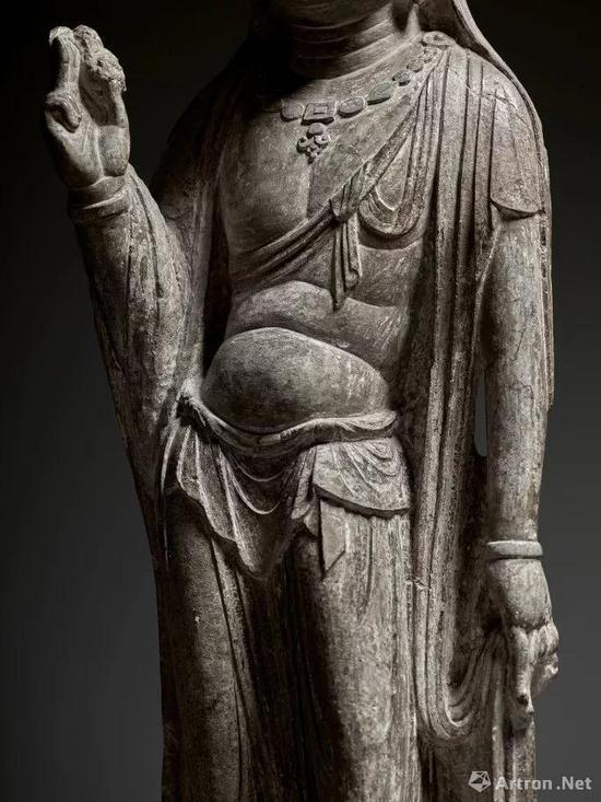 (局部) 唐 石灰石雕菩萨立像