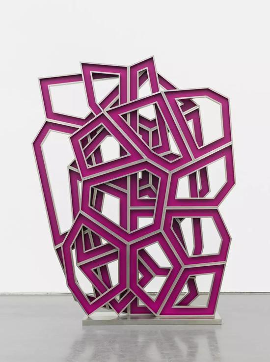 Richar Deacon ,新字母 ABC/New Alphabet ABC,2018,不锈钢、颜料 / stainless steel and paint,264 x 206 x 47 cm
