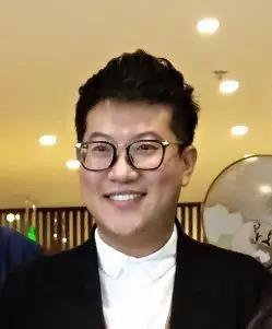 新浪雕塑主编:李杨雷