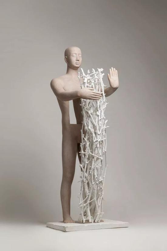 曹云《合系列之守护》110×40×40cm 综合材料 2011