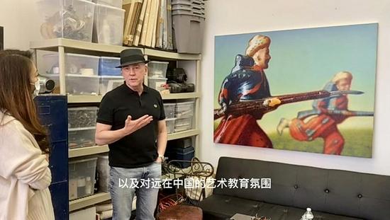 《收藏》杂志总编杨敏与彼得·德雷克在访谈中