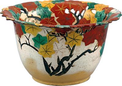 重要文化遗产 尾形乾山作 龙田川文透雕反钵 江户时代(18世纪) 神奈川冈田美术馆藏
