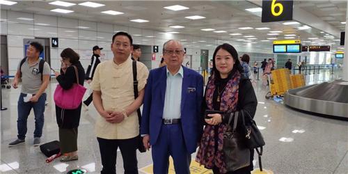 与恩师开心出行