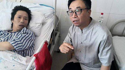 (肖兵与他的临时监护人周铁山)