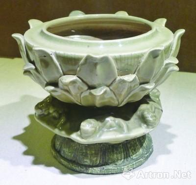 图1耀州窑莲花炉(宋耀州窑址出土)
