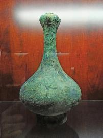 青铜瓶错金