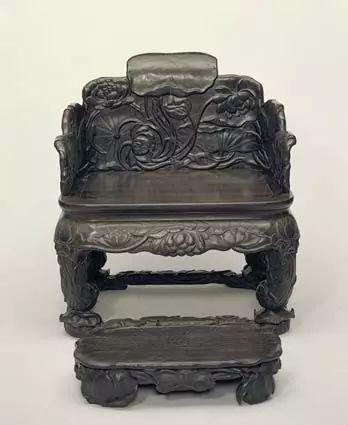 紫檀雕荷花纹宝座 通高109cm,宽98cm,纵78cm
