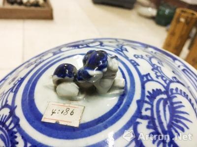 清代小狗造型有点萌