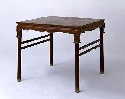 黄花梨卷草纹展腿方桌 明 高86.5cm,边长100cm