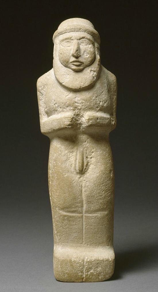 《祭司王像》(Statuette of teh Priest King),前3300年,石灰岩,高30.5厘米,巴黎卢浮宫博物馆