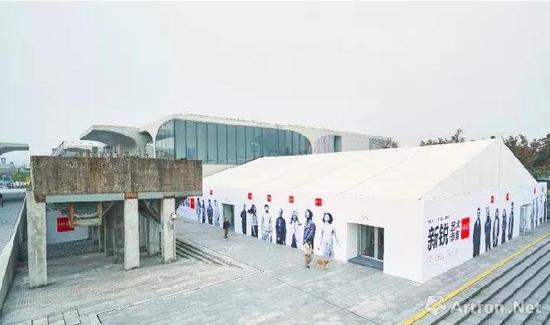 2017年西岸博览会期间,玉兰堂画廊推出的Hi21新锐艺术市集现场