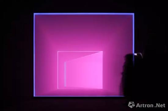 詹姆斯·特瑞尔《楔形空间(新维度)》在龙美术馆展览现场,2017年,摄影:NK