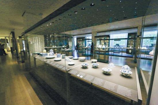 大英博物馆九十五号展厅轮流展出斐西瓦乐-大威德收藏的一千七百余件高品质中国陶瓷