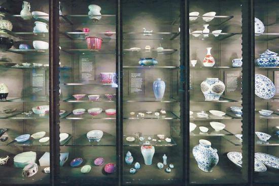 大英博物馆九十五号展厅轮流展出斐西瓦乐-大威德收藏的一千七百余件高品质中国陶瓷