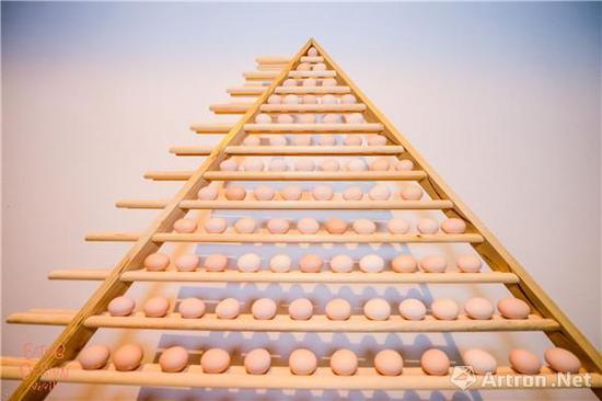 作品《鸡蛋交易所》