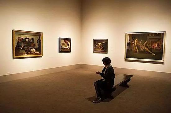 2013年,大都会艺术博物馆“巴尔蒂斯:女孩与猫”(Balthus: Cats and Girls)展览现场。