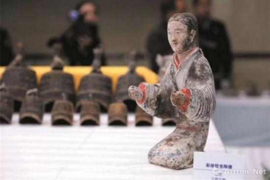 “7·20”系列盗掘西汉古墓葬案中缴获大量文物? 图片来源:网络