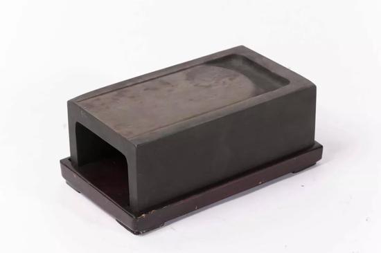长方形抄手端砚(明)15.9x9.8x4.5cm