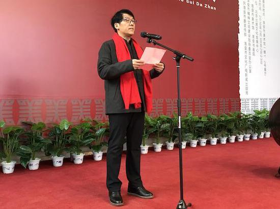 淮安市美术馆(淮安书画院)馆(院)长 栾剑先生介绍展览情况