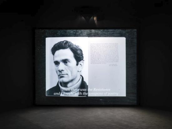 Bouchra Khalili,《The Tempest Society》,2017,第14届卡塞尔文献展中。图片:By Stathis Mamalakis, courtesy of the artist