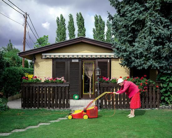 选自Middle Class Utopia系列,Klaus Pichler摄