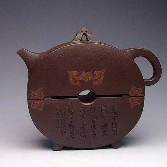 ▲ 朱丹作品《大雄宝璜壶》