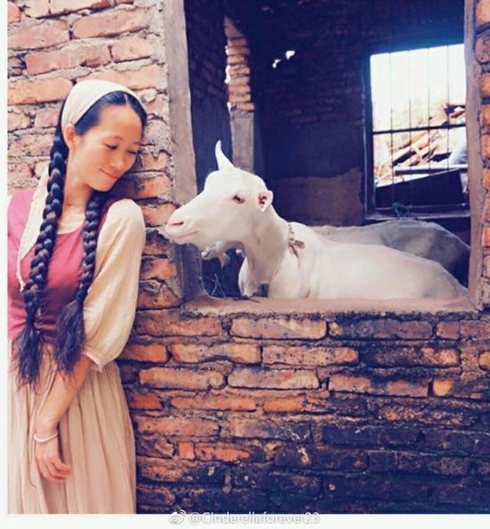 正在她犹豫的时候