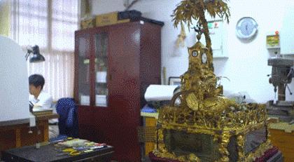 《我在故宫修文物》中,王津修复的钟表。视频截图