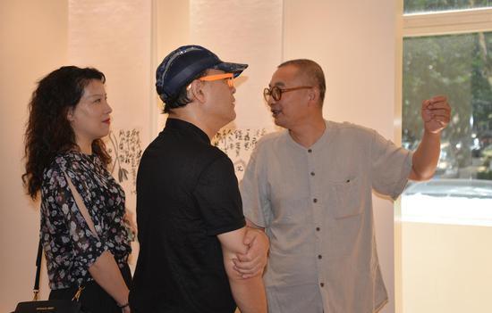 黄宾虹外孙女赵茹理女士在展览现场