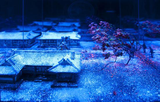 金南五 Jin Nanwu ( 韩国)暗箱 47.5X46.5X26 cm 综合材料 2011