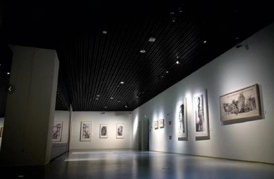 右一,毛国伦作品、右二/右三,张培础作品、右四/右五,王劼音作品、左一,杨正新作品、左二/左三,罗步臻作品