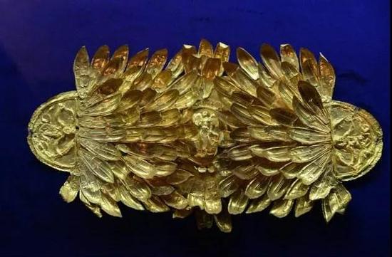 《金橄榄叶头饰》金,公元前4世纪末出土于佩鲁贾,斯贝冉迪欧墓佛洛伦萨国家考古博物馆藏