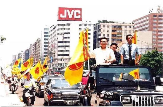 中华民族联合阵线 支持 李志仁 曾仕强 参选台湾“总统 副总统” 万人大游行