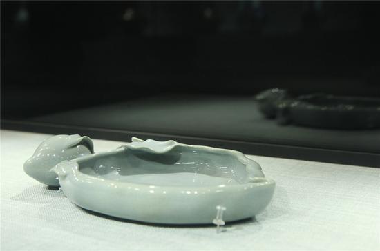 仿汝釉桃形洗