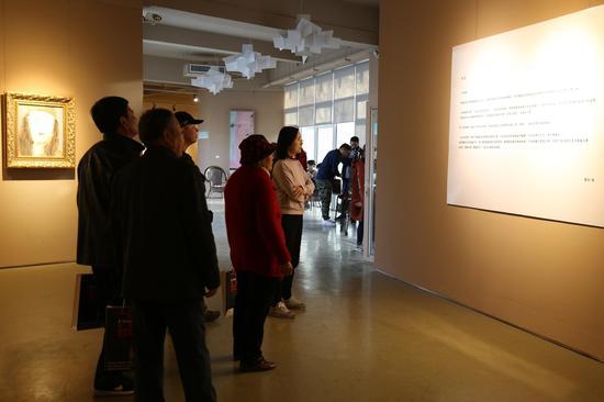 女人的优雅展览现场