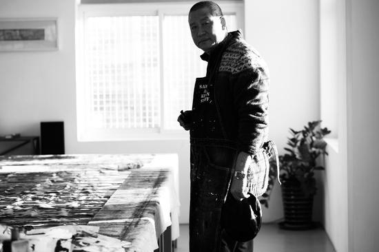 艺术家李纲
