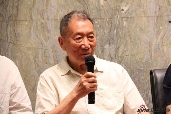 本次展览艺术家,丁立人先生致辞
