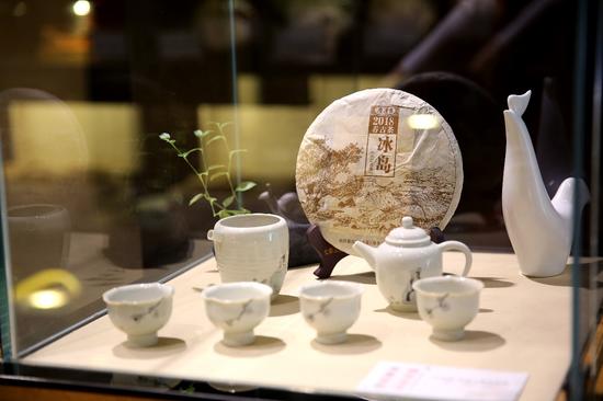 现场2018年春古茶冰岛与精品茶器展示