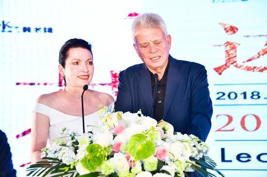 达芬奇《美丽的公主》收藏家夫妇彼得·西尔弗曼与凯瑟琳·勒诺·昂诺拉托Peter Silverman & Kathleen Lenore Onorato