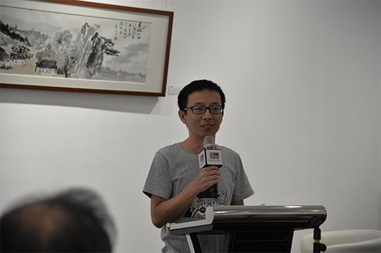 参展艺术家代表、后沙峪画会第一任会长张效仿发言