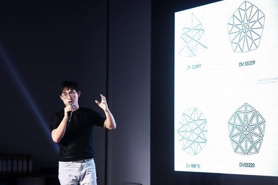 独立设计师、数字艺术家张周捷