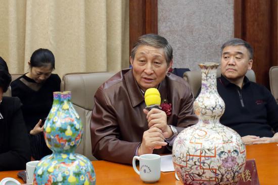 中国文物学会收藏鉴定委员会副会长曹静楼