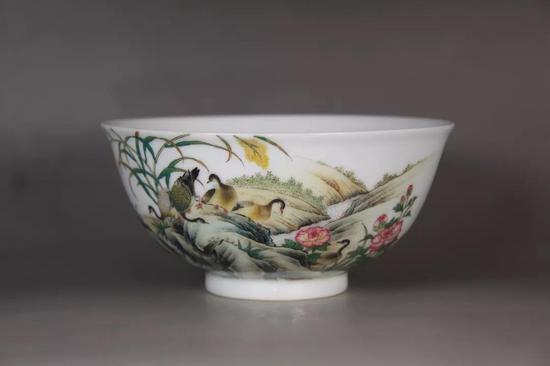 清雍正芦雁纹珐琅彩碗 尺寸(cm)高:7.1 口径:14.9 足径:6.1
