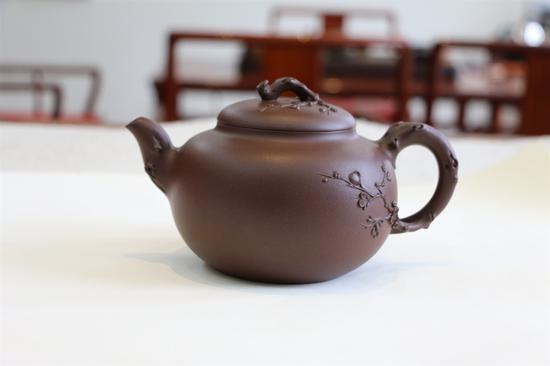 艺术家范黎风作品 凝香壶 泥料:紫泥 年代:2015 容量:400 CC