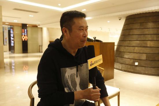 研讨会现场:上海大学数码学院教授刘兆君发言