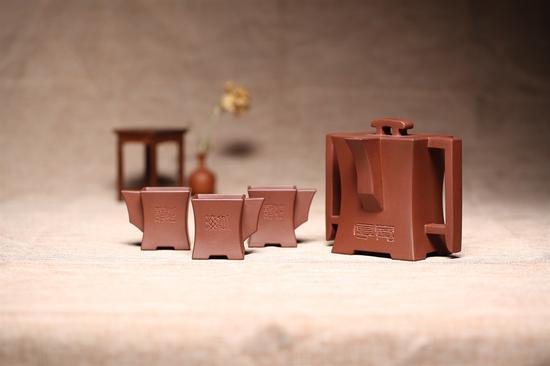 艺术家杨涛作品 金樽壶 泥料:底槽清 年代:2015 容量:650 CC